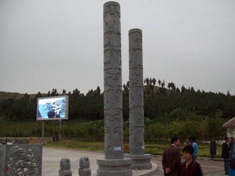 點擊查看詳細信息<br>標題：石雕龍柱4 閱讀次數(shù)：1165
